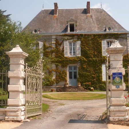 Bed and Breakfast Le Logis Les Pineaux Экстерьер фото