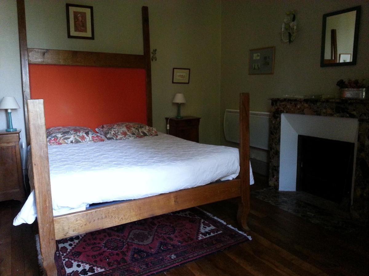 Bed and Breakfast Le Logis Les Pineaux Экстерьер фото