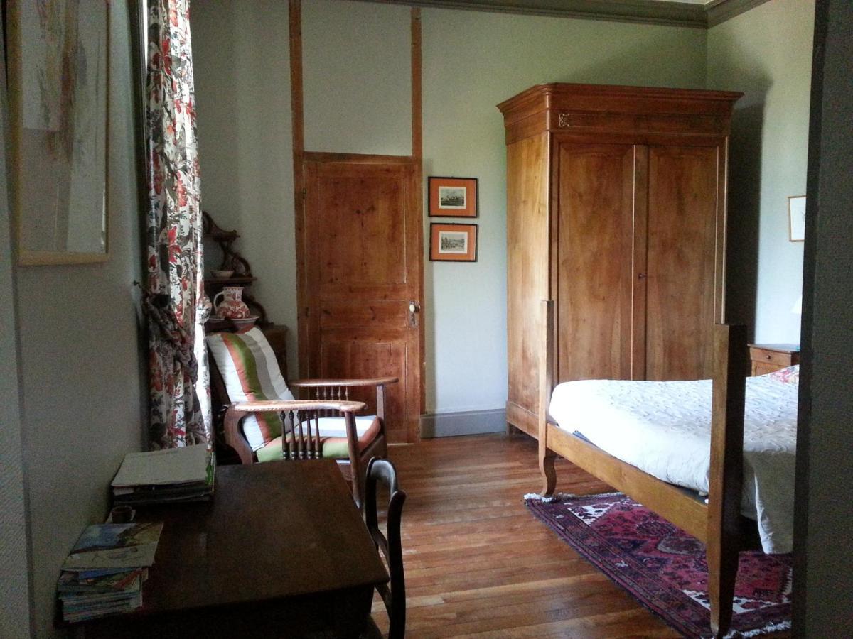 Bed and Breakfast Le Logis Les Pineaux Экстерьер фото