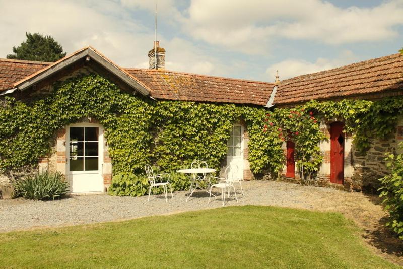 Bed and Breakfast Le Logis Les Pineaux Экстерьер фото