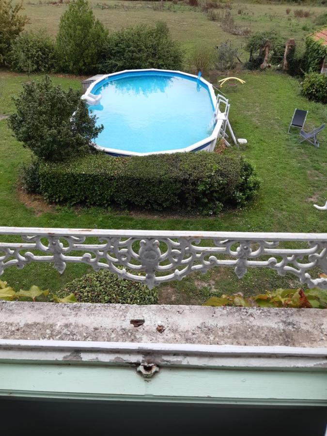 Bed and Breakfast Le Logis Les Pineaux Экстерьер фото