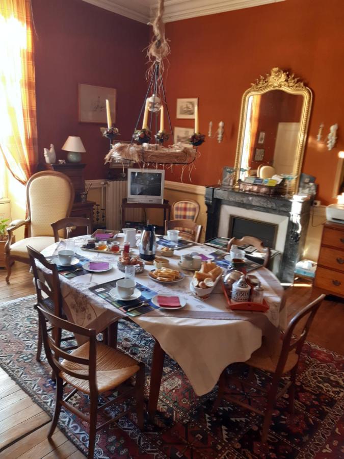 Bed and Breakfast Le Logis Les Pineaux Экстерьер фото